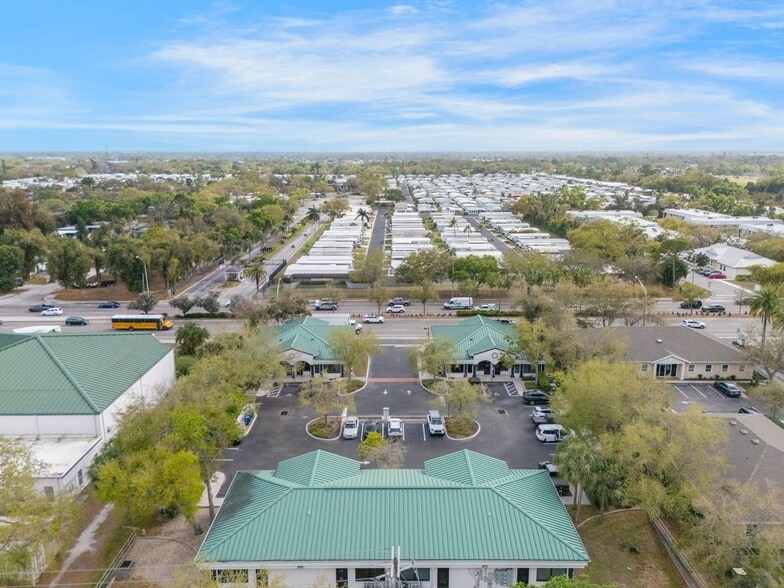 More Photos Of 3293 Fruitville Rd, Sarasota Medical For Sale