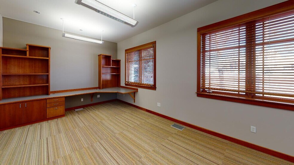 More Photos Of 1946 Stadium Dr, Bozeman Office For Lease