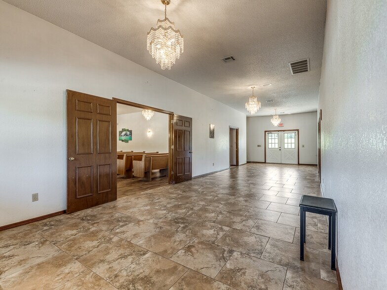 More Photos Of 1616 NE 36th St, Oklahoma City Lodge Meeting Hall For Lease