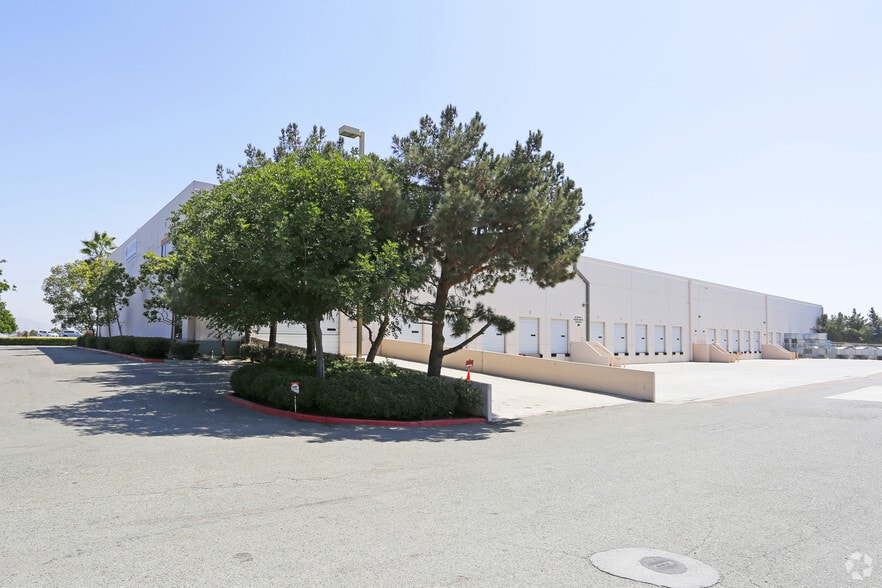 More Photos Of 7685 Siempre Viva Rd, San Diego Warehouse For Sale