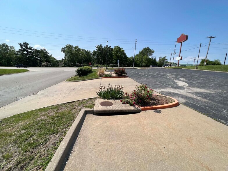 More Photos Of 4229 Frederick Ave, Saint Joseph Restaurant For Sale