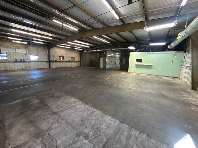 More Photos Of 5313 E Apache St, Tulsa Warehouse For Lease