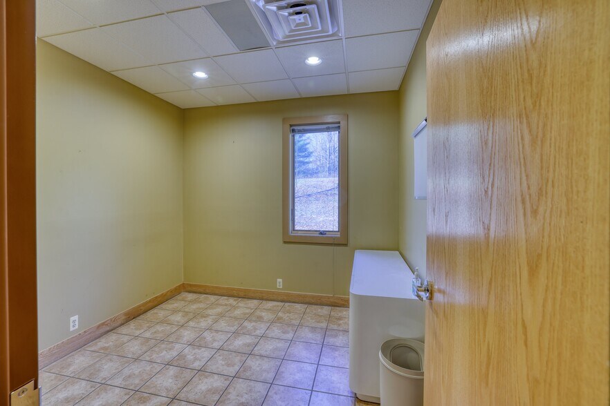 More Photos Of 14 Harris Bushville Rd, Monticello Medical For Sale
