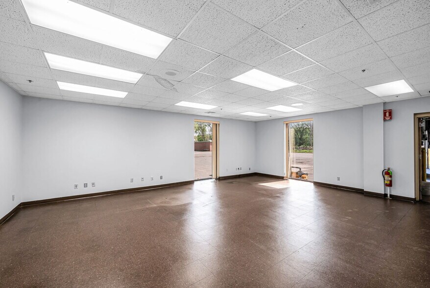 More Photos Of 111 Mosher St, Holyoke Warehouse For Lease