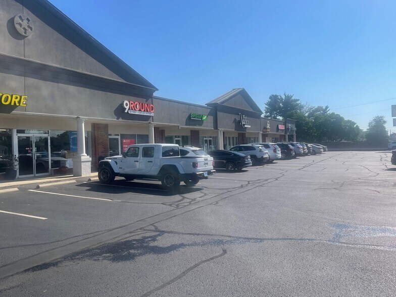 More Photos Of 4127-4149 Shelbyville Rd, Louisville Unknown For Lease