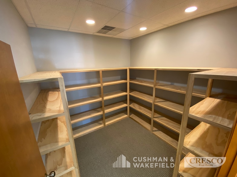 More Photos Of 815 Crocker Rd, Westlake Office For Lease