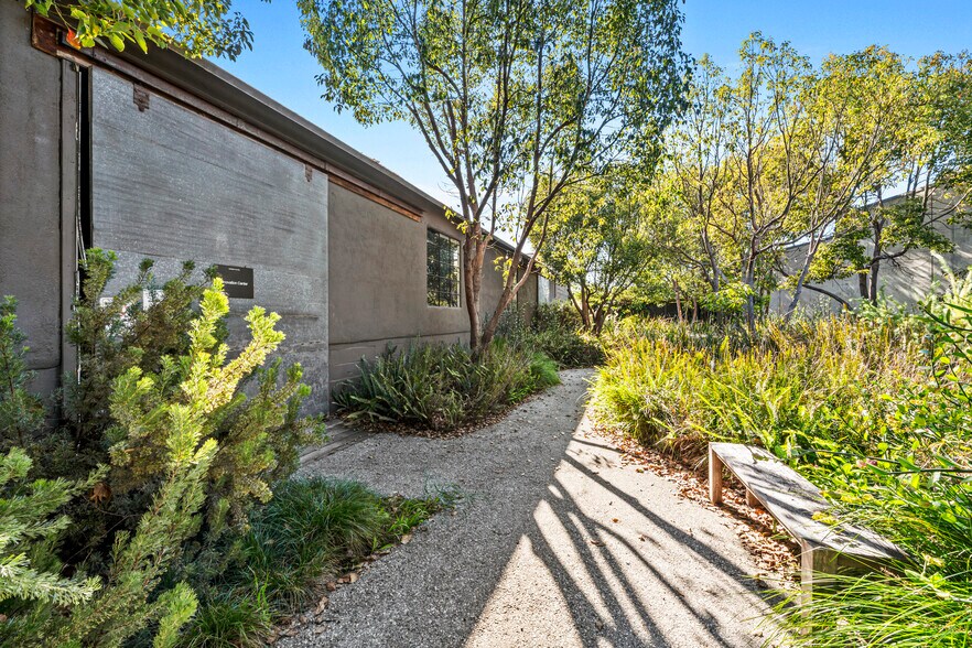 More Photos Of 2611-2619 Exposition Blvd, Los Angeles Loft Creative Space For Lease