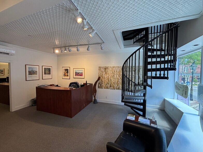 More Photos Of 97 Main St, Belfast Office For Sale