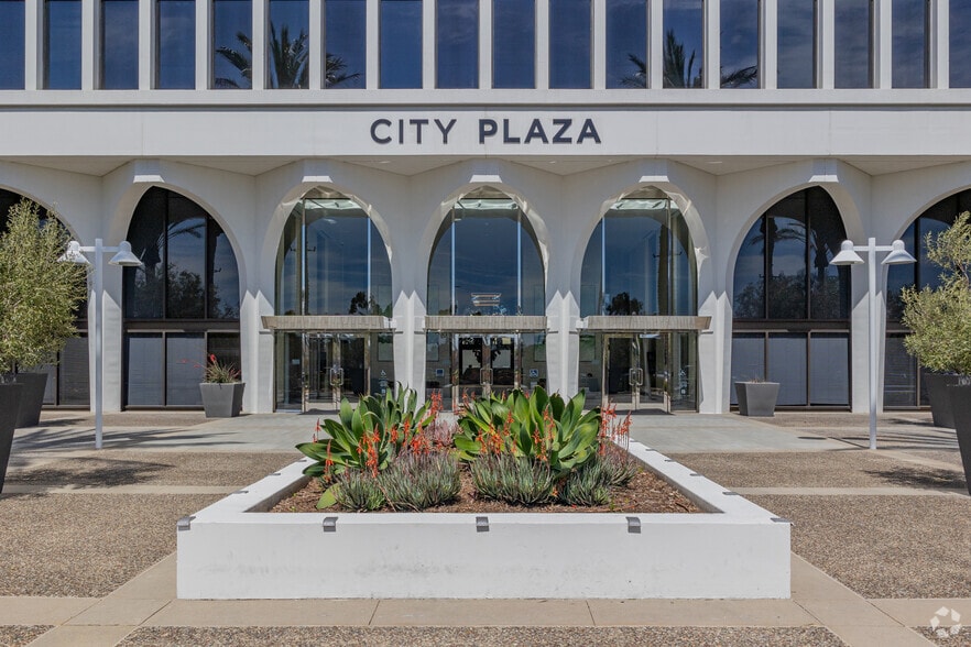 More Photos Of 1 City Blvd W, Orange Office For Lease