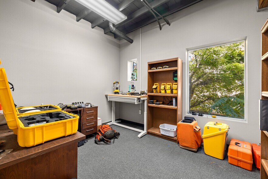 More Photos Of 2318 Pacific Ave, Forest Grove Office For Sale