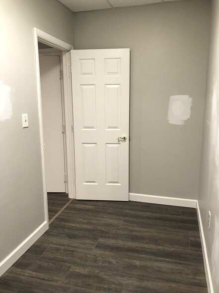 More Photos Of 485-487 Front St, Berea Office Residential For Sale