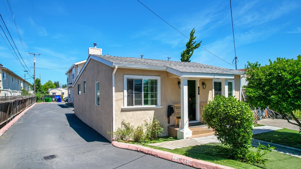More Photos Of 204 Sunset Blvd, Hayward Apartments For Sale
