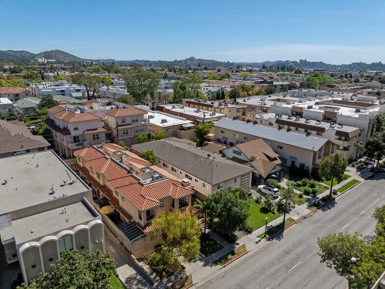 More Photos Of 530 N Maryland Ave, Glendale Apartments For Sale