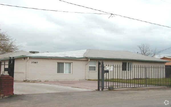 Primary Photo Of 3780 Mourfield Ave, Stockton Skilled Nursing Facility For Lease
