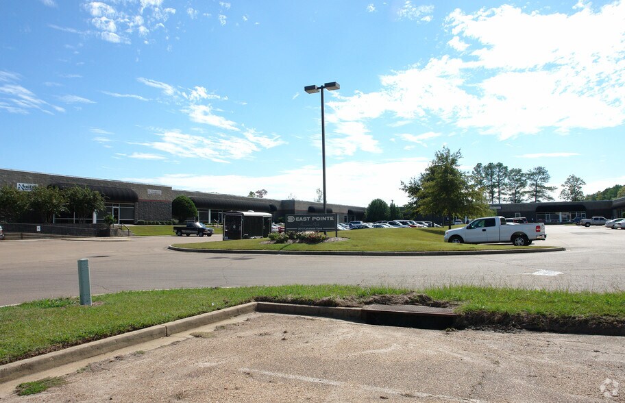 More Photos Of 3010 Lakeland Cv, Flowood Loft Creative Space For Lease