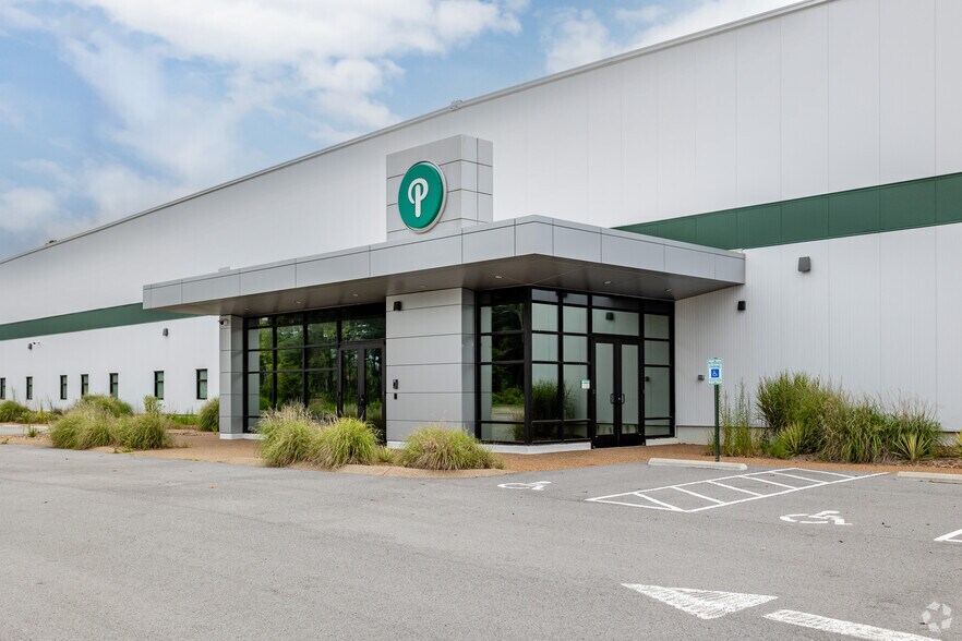 More Photos Of 3150 Barry Dr, Portland Manufacturing For Sale