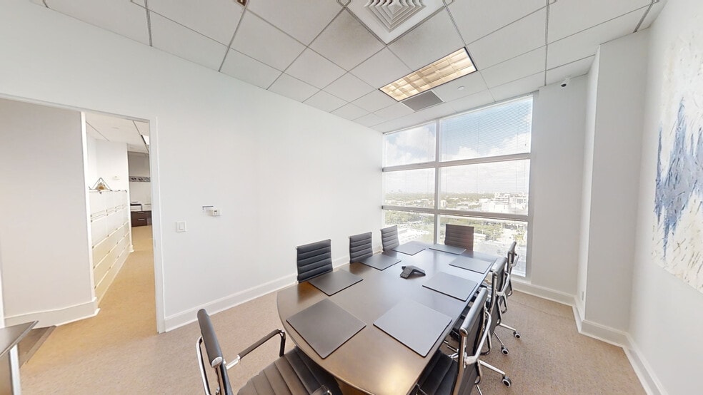 More Photos Of 175 SW 7th St, Miami Medical For Lease