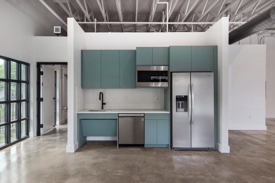 More Photos Of 5602 Clay Ave, Austin Loft Creative Space For Lease