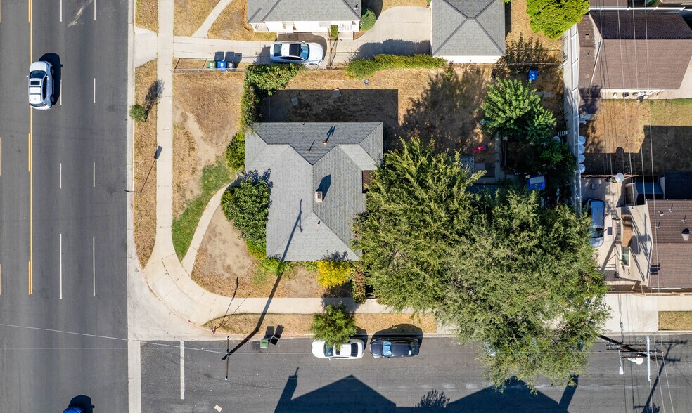 More Photos Of 14005 Victory Blvd, Van Nuys Multifamily For Sale