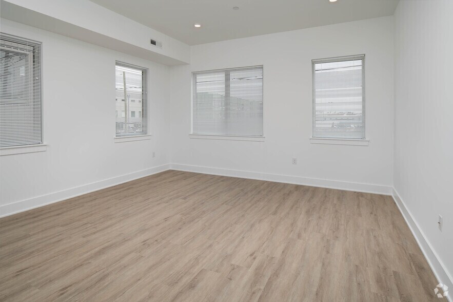 More Photos Of 2201 Washington Ave, Philadelphia Apartments For Lease