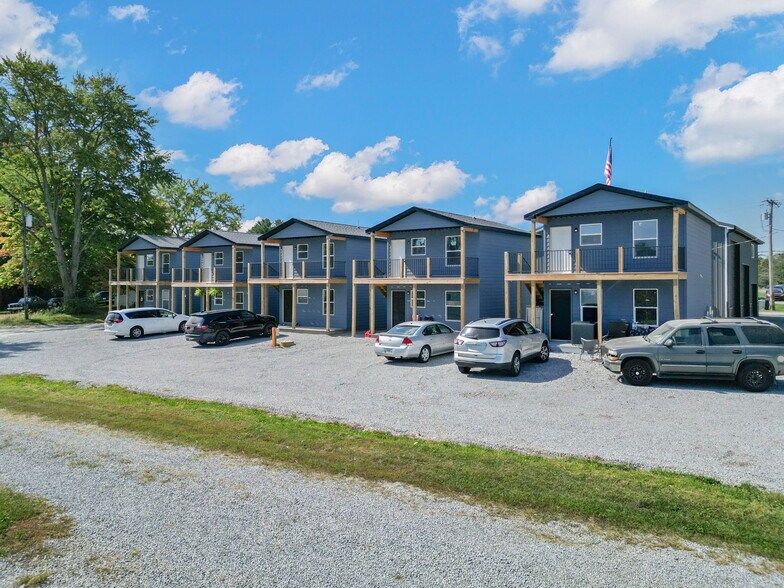 More Photos Of 4983 E Indiana Beach Rd, Monticello Hotel For Sale