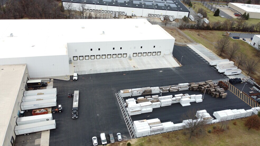 More Photos Of 1100 Randolph Rd, Somerset Warehouse For Lease