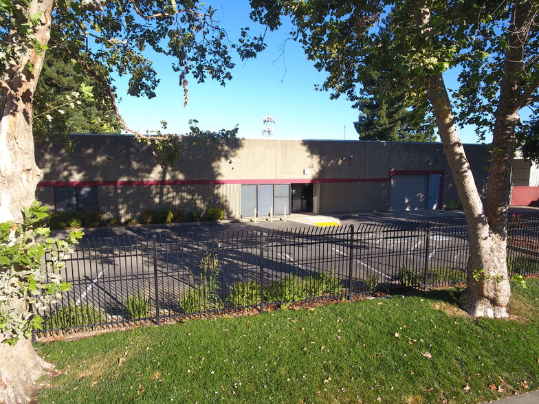 Primary Photo Of 1151 N D St, Sacramento Warehouse For Sale