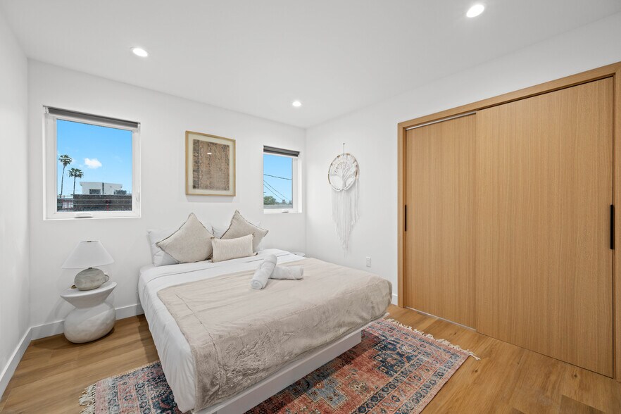 More Photos Of 833 N McCadden Pl, Los Angeles Apartments For Sale