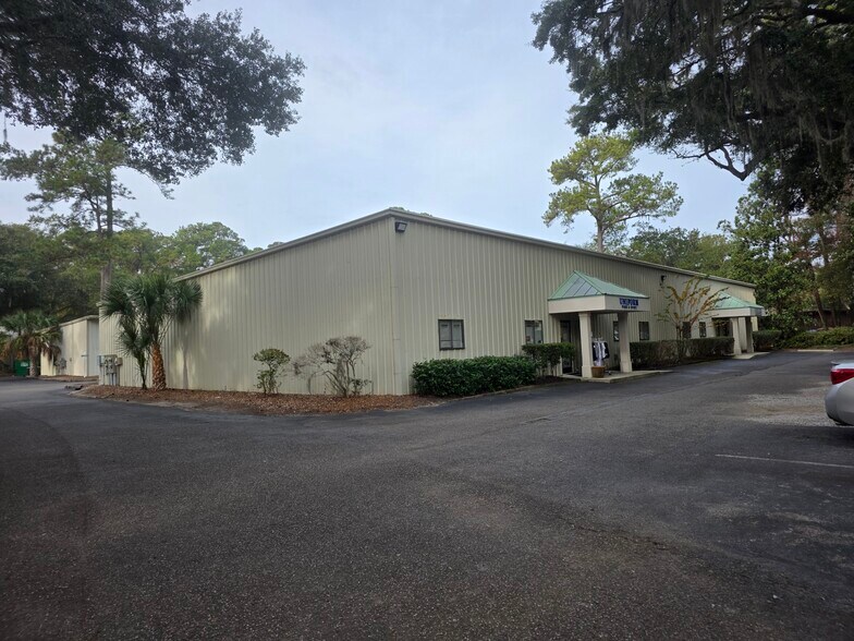 More Photos Of 29 Hunter Rd, Hilton Head Island Warehouse For Lease