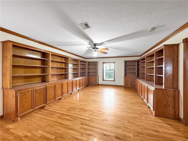 More Photos Of 2977 County Road 37, Corpus Christi Industrial For Sale