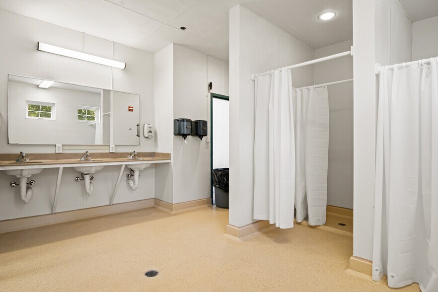 More Photos Of 4100 Adventure Base Rd, Radford Specialty For Sale