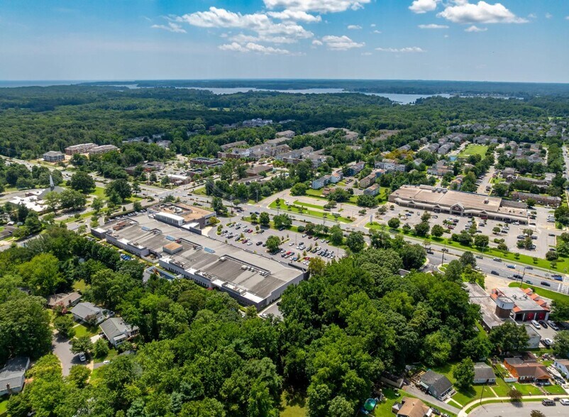 More Photos Of 1750 Forest Dr, Annapolis Medical For Lease