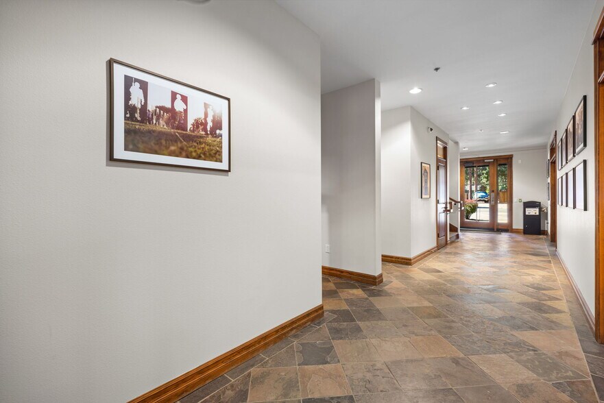 More Photos Of 750 Buckaroo Trl, Sisters Office For Sale