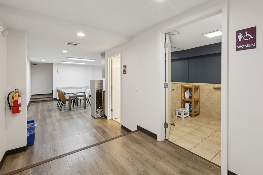 More Photos Of 7-9 Ridgefield, Ridgefield Park Flex For Lease