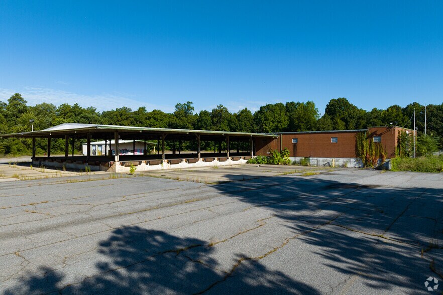 More Photos Of 6110 US-1, Bensley, VA, Richmond Truck Terminal For Lease