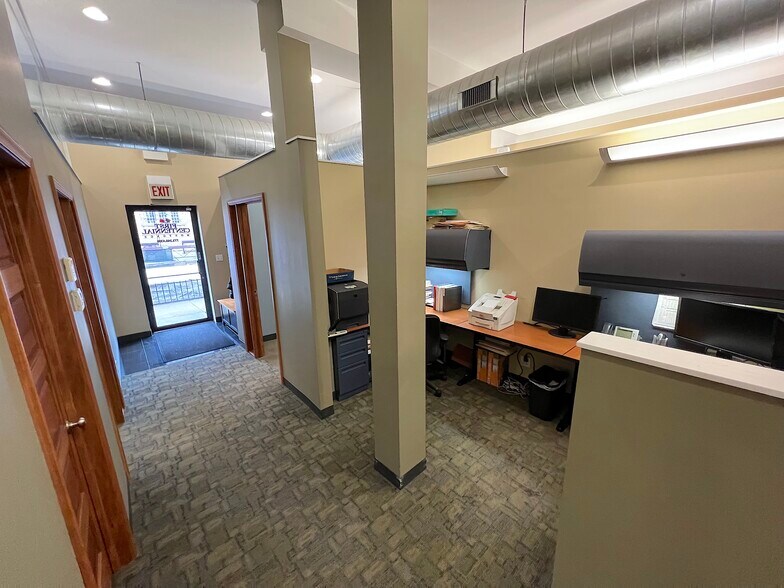 More Photos Of 2056-2058 W Belmont Ave, Chicago Office Residential For Sale