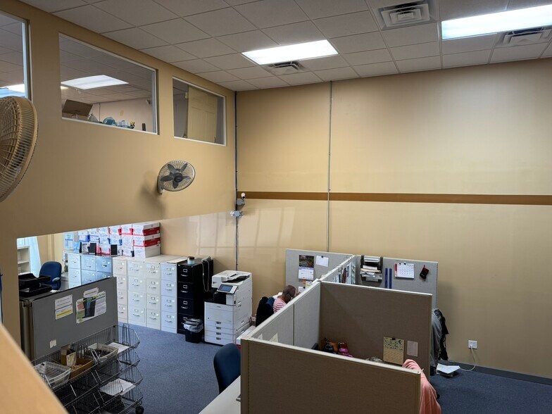 More Photos Of 2323 N State St, Bunnell Flex For Sale