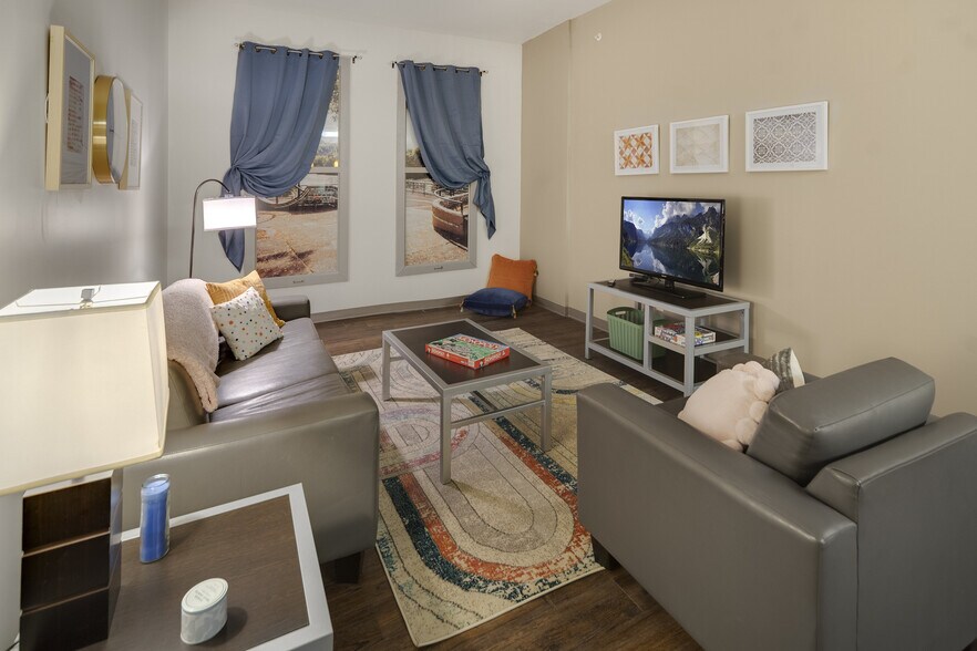 More Photos Of 7-9 Court St, Binghamton Apartments For Lease