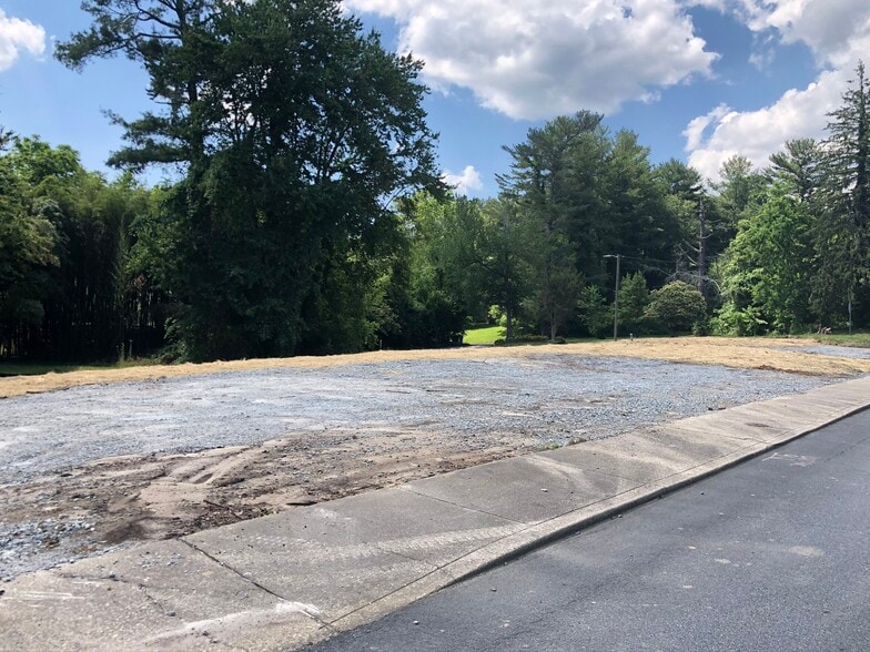 More Photos Of Fleming Street @ 9th Avenue W, Hendersonville Land For Sale