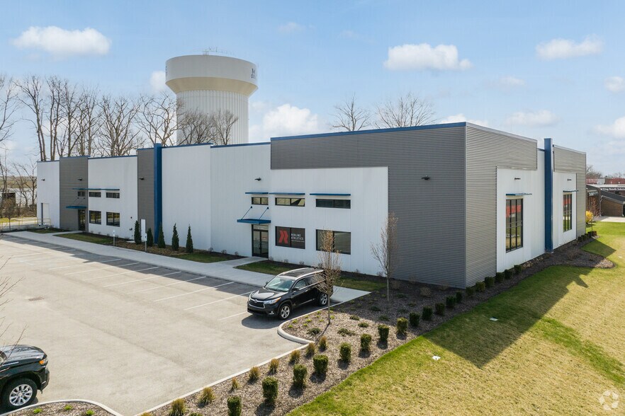 Primary Photo Of 440 W Dussel Dr, Maumee Light Distribution For Lease