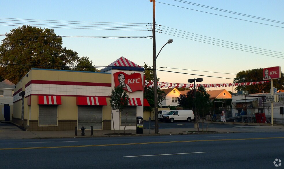 Primary Photo Of 2160 Flatbush Ave, Brooklyn Fast Food For Lease
