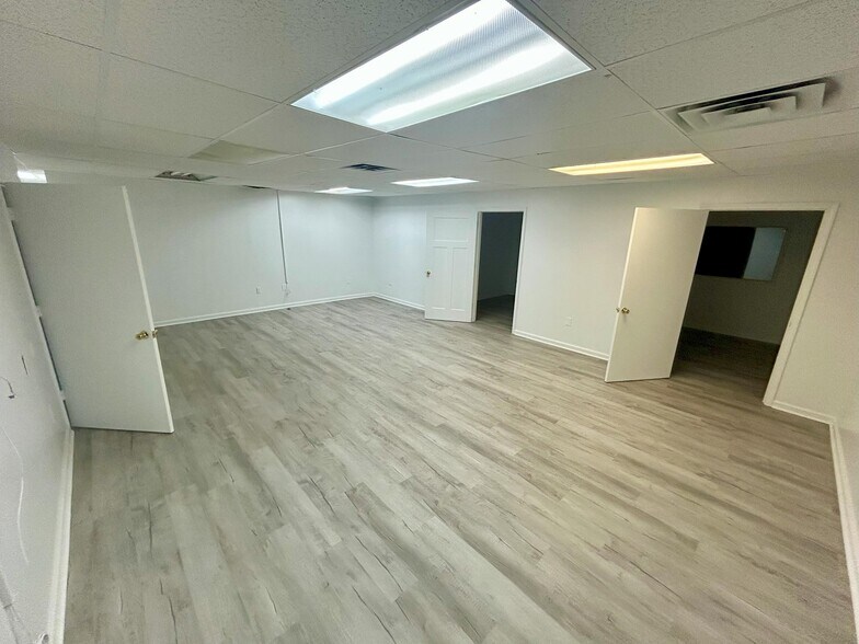 More Photos Of 1317 E Main St, Dillon Warehouse For Lease