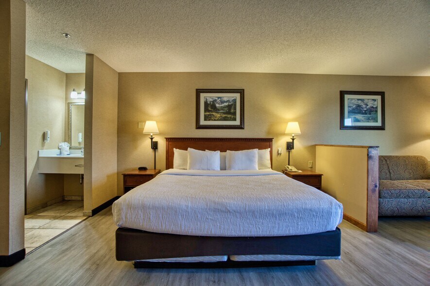 More Photos Of 7860 6th St, Wellington Hotel For Sale