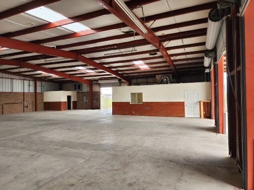 More Photos Of 4504 S Country Club Rd, Tucson Warehouse For Lease