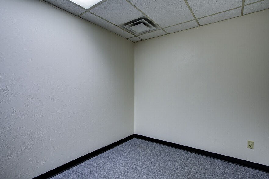 More Photos Of 225 S Academy Blvd, Colorado Springs Office For Sale