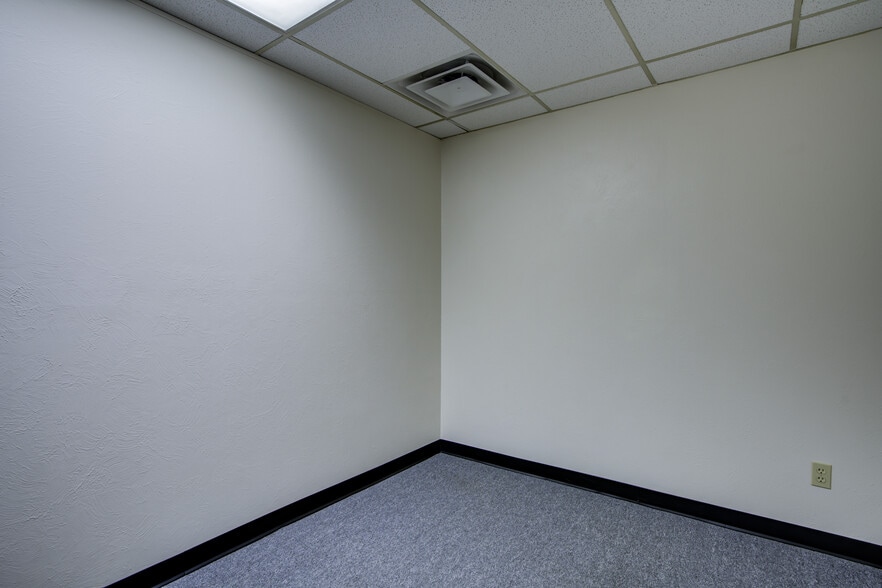 More Photos Of 225 S Academy Blvd, Colorado Springs Office For Sale