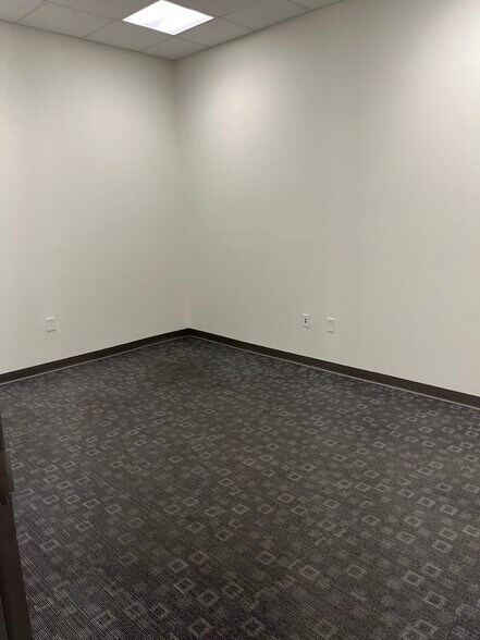 More Photos Of 5 Myers Dr, Mullica Hill Medical For Lease