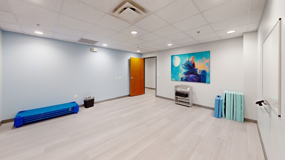 More Photos Of 1920 McKinley Ave, Mishawaka Office For Sale