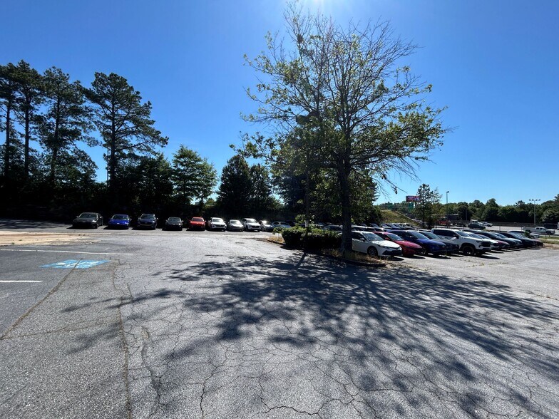 More Photos Of 3370 Venture Pky, Duluth Restaurant For Lease