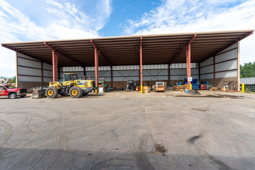 More Photos Of 563 Plains Rd, Tamworth Warehouse For Lease